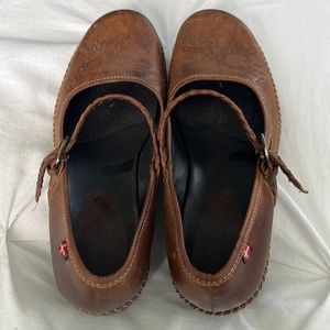 Ecco Mary Jane’s with beautiful etched detailing on toe box.